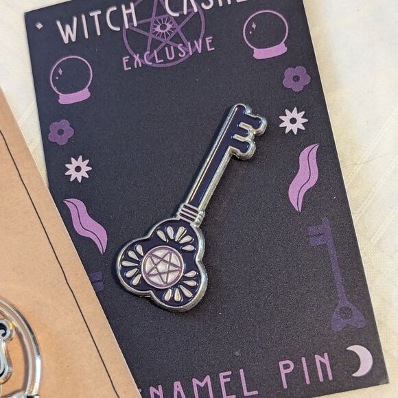 NEW Witchy Pin Bundle With Bag - Picture 5 of 6